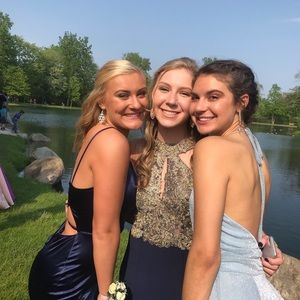 Meet your Posher, Mia